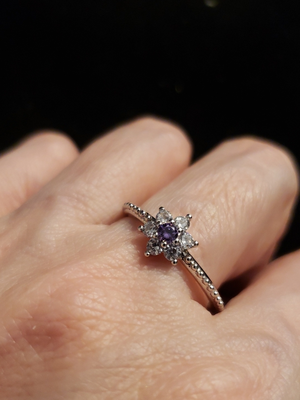 NWOT Amethyst Flower Ring Center Stone Surrounded By White Diamond-like Gems 9.5